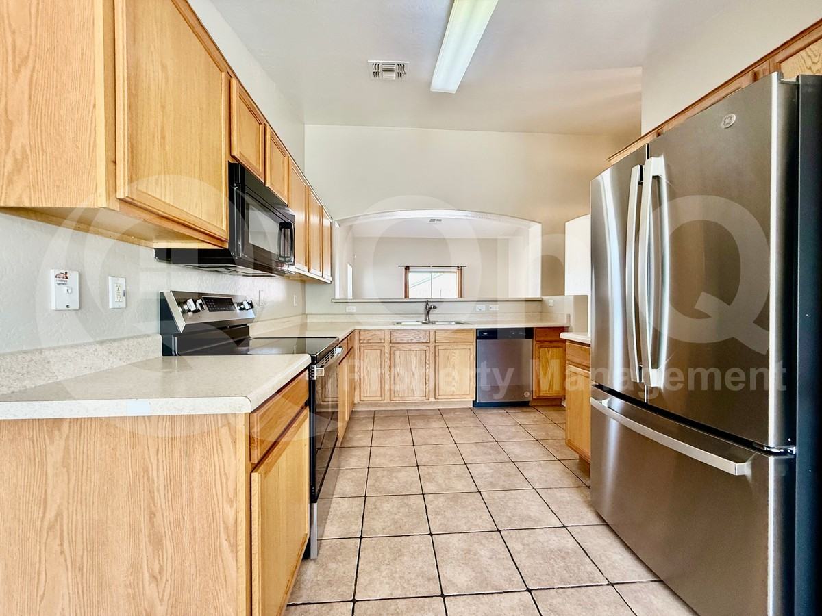 3438 W Sunland Ave - Photo 6 of 26