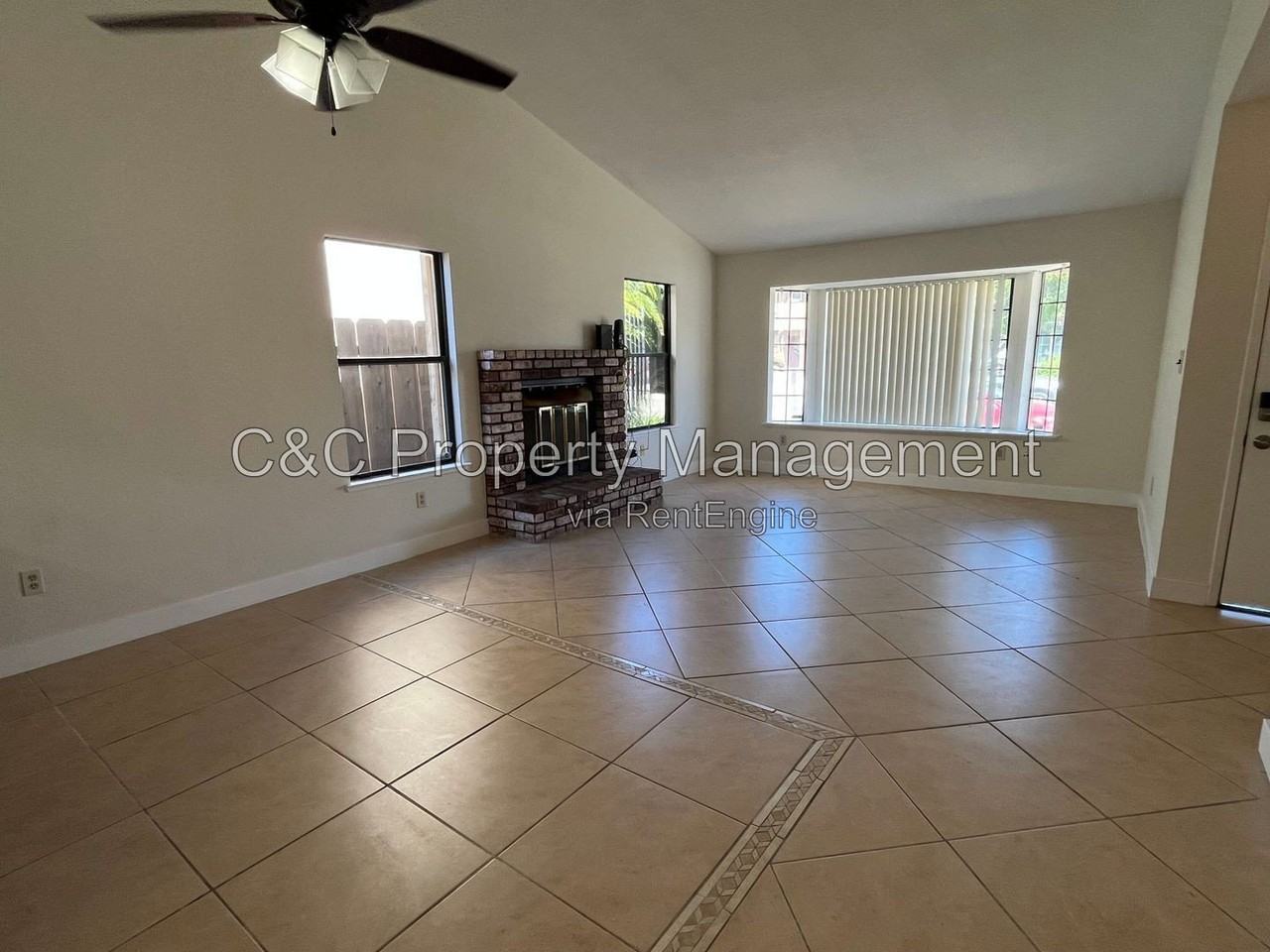 1559 Elderwood Ave - Photo 3 of 13