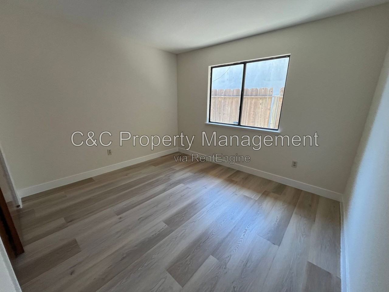 1559 Elderwood Ave - Photo 6 of 13