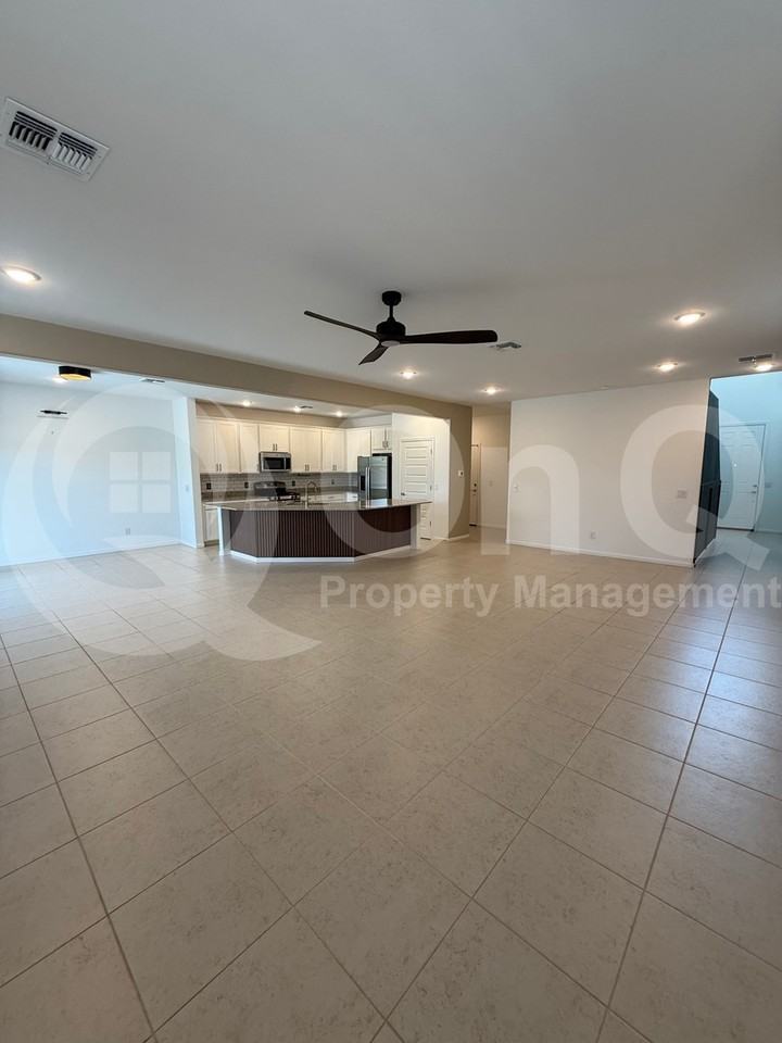 7609 S Camino Alma Vieja - Photo 6 of 50