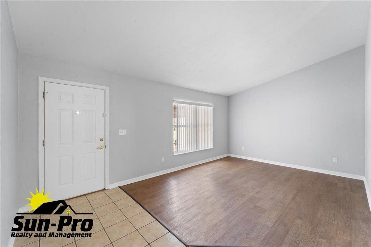 3778 Grove View Ln - Photo 2 of 18