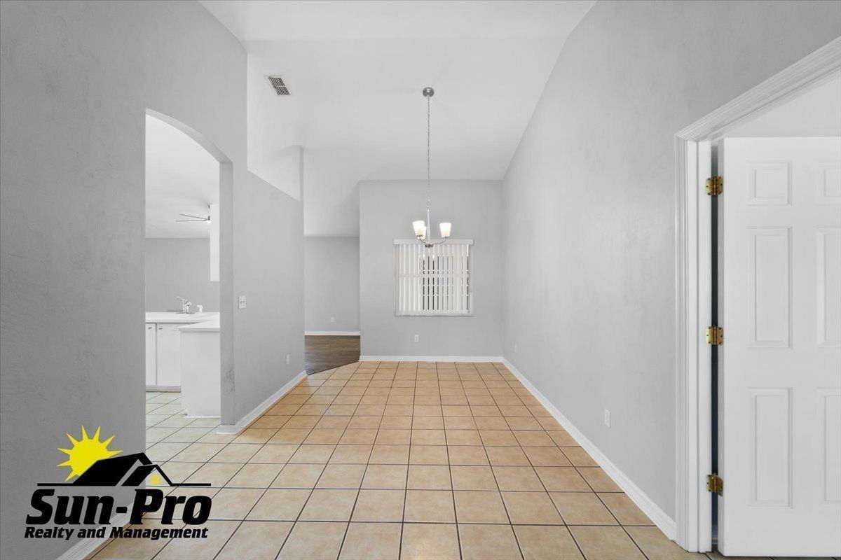 3778 Grove View Ln - Photo 3 of 18