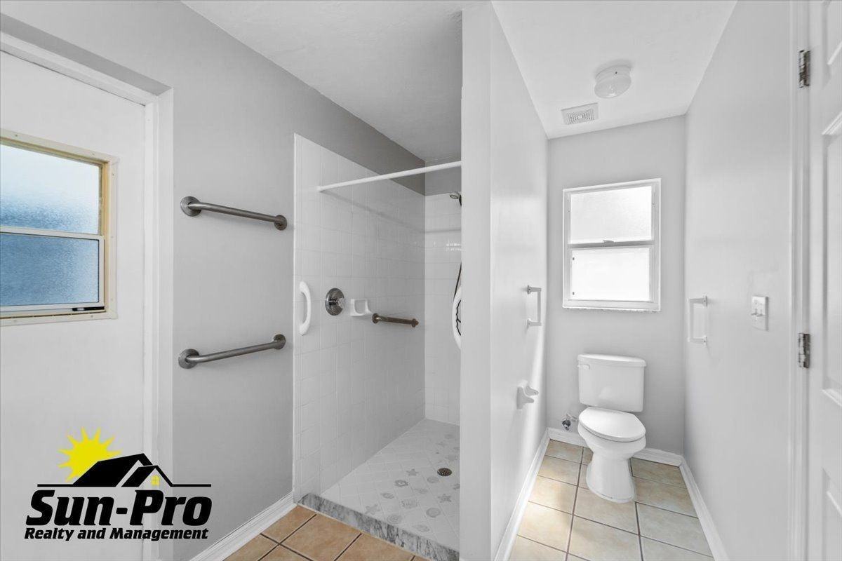 3778 Grove View Ln - Photo 7 of 18