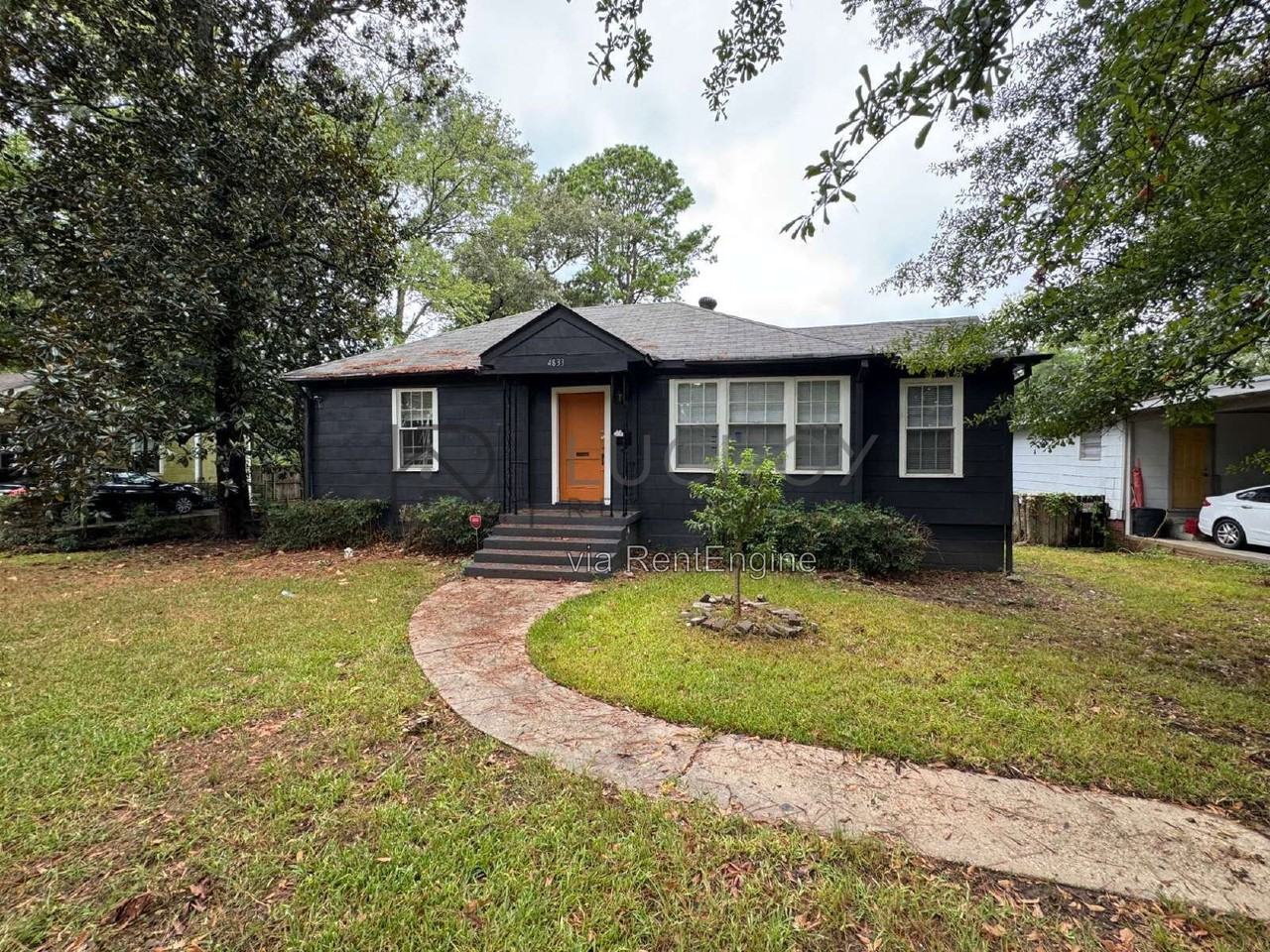 4833 Churchill Dr
