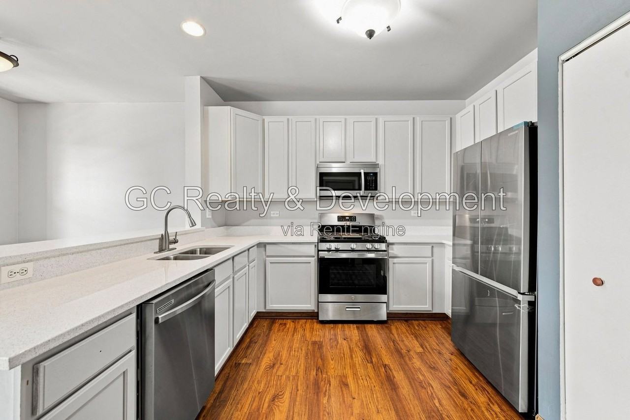 203 Springbrook Trl S - Photo 2 of 28