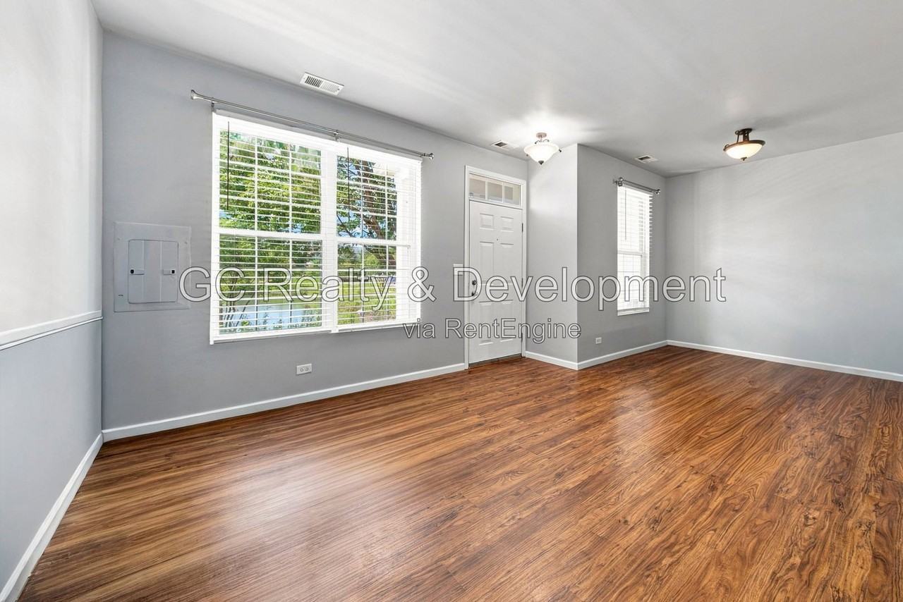 203 Springbrook Trl S - Photo 4 of 28