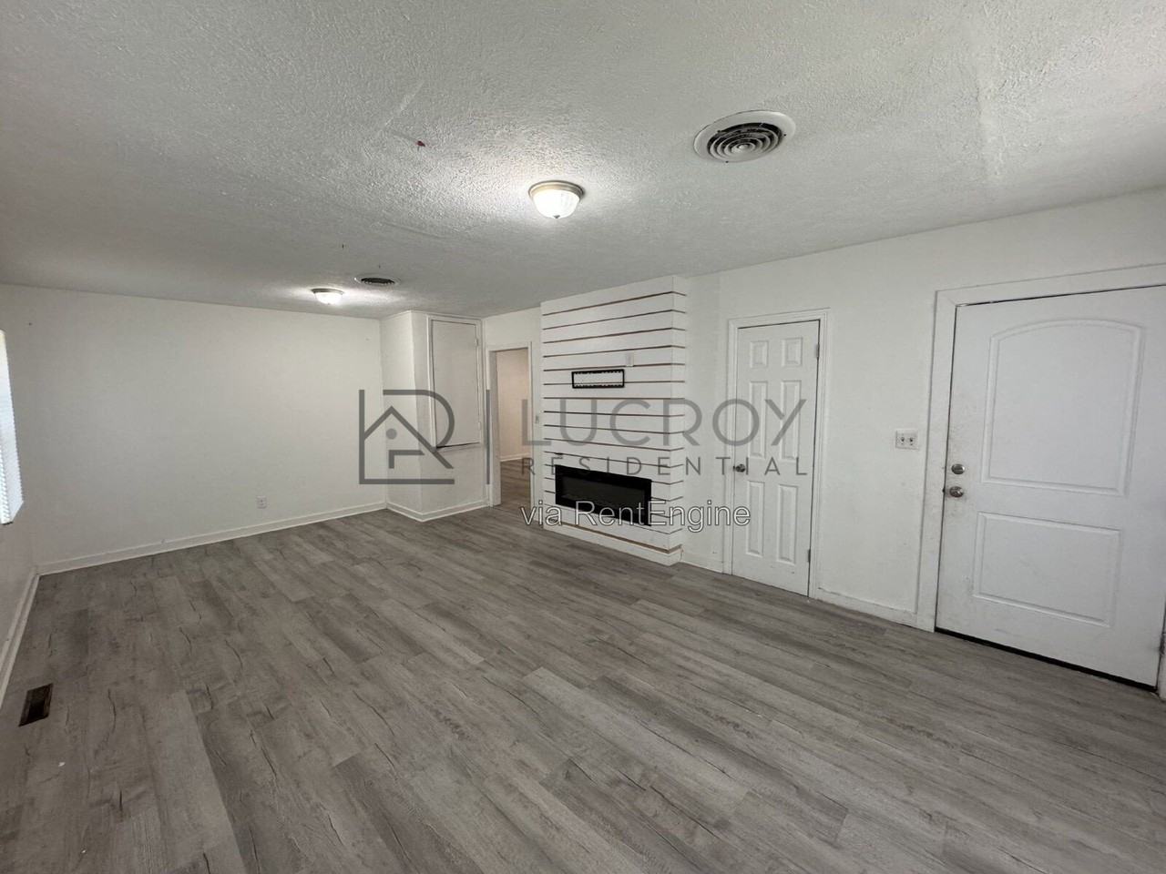 556 Woodward Ave - Photo 3 of 15