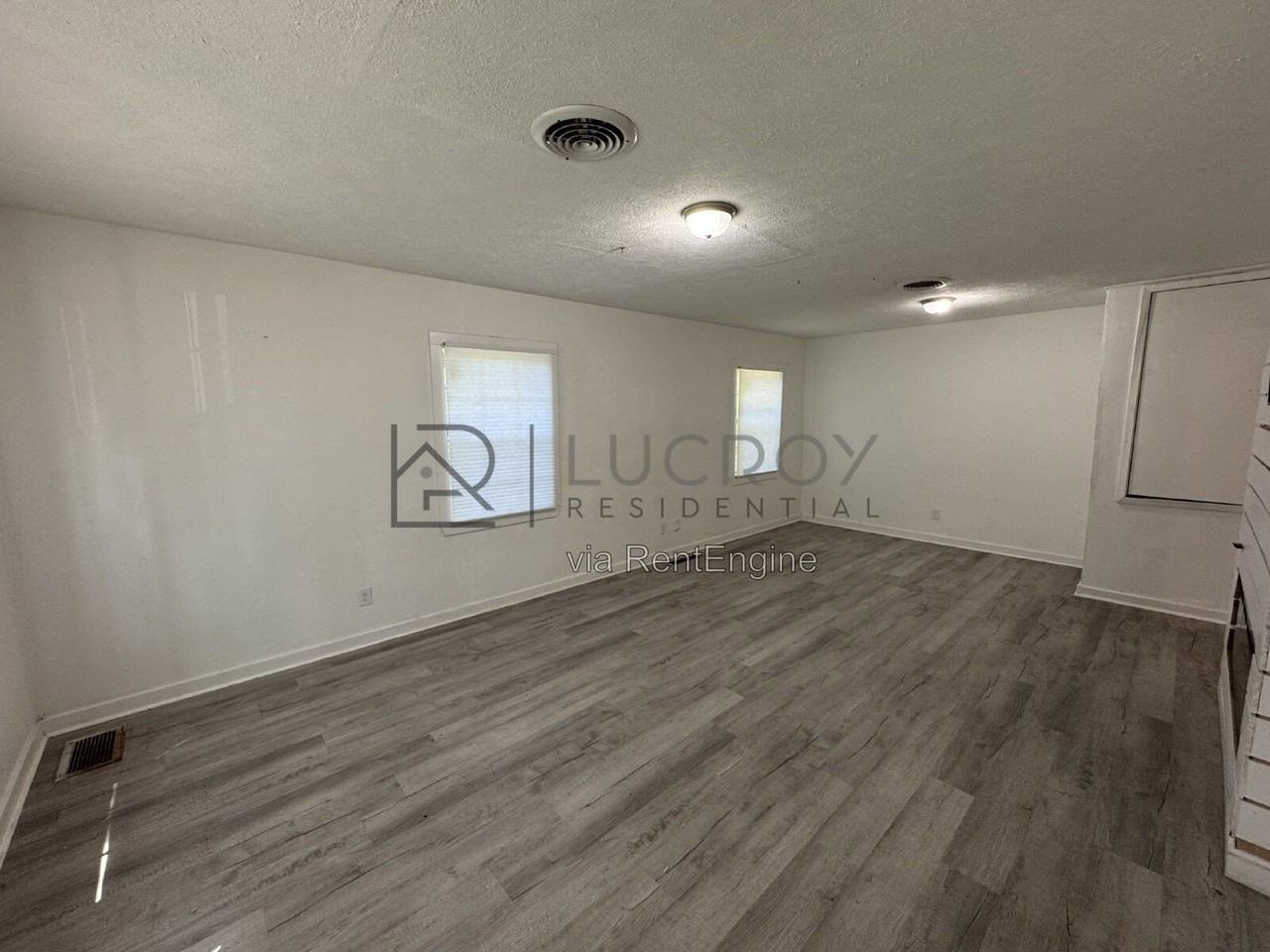 556 Woodward Ave - Photo 4 of 15