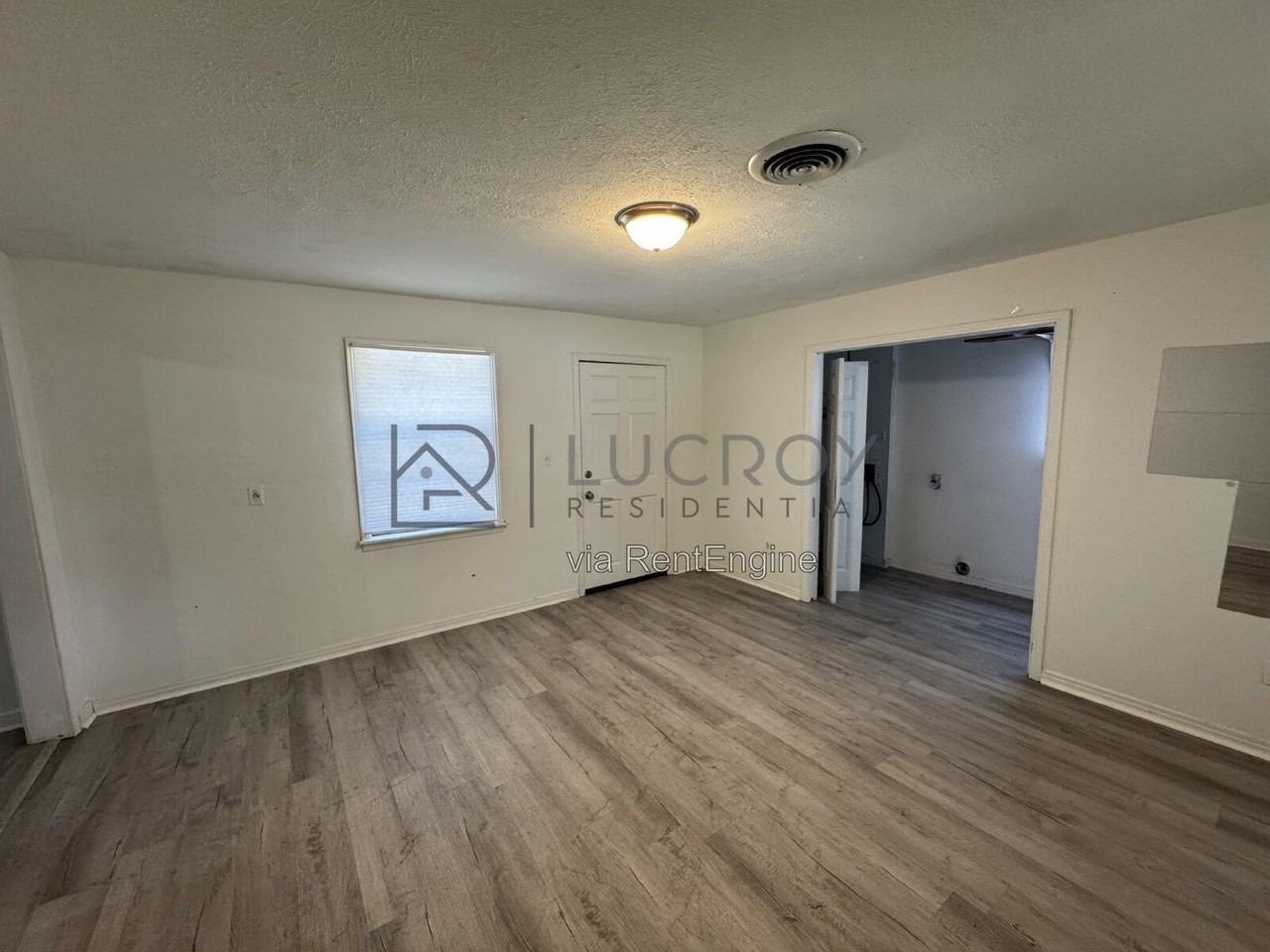 556 Woodward Ave - Photo 5 of 15
