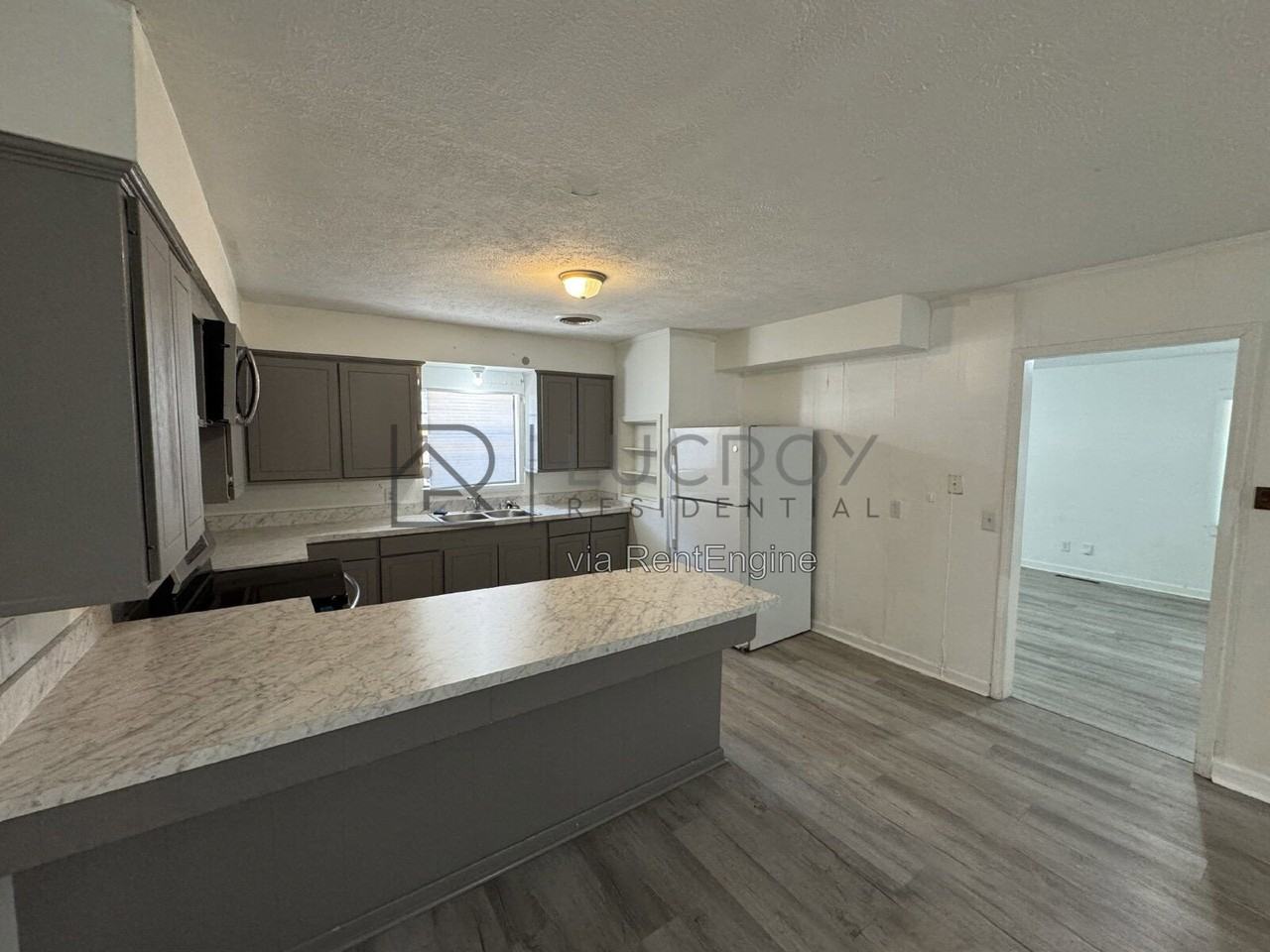 556 Woodward Ave - Photo 7 of 15