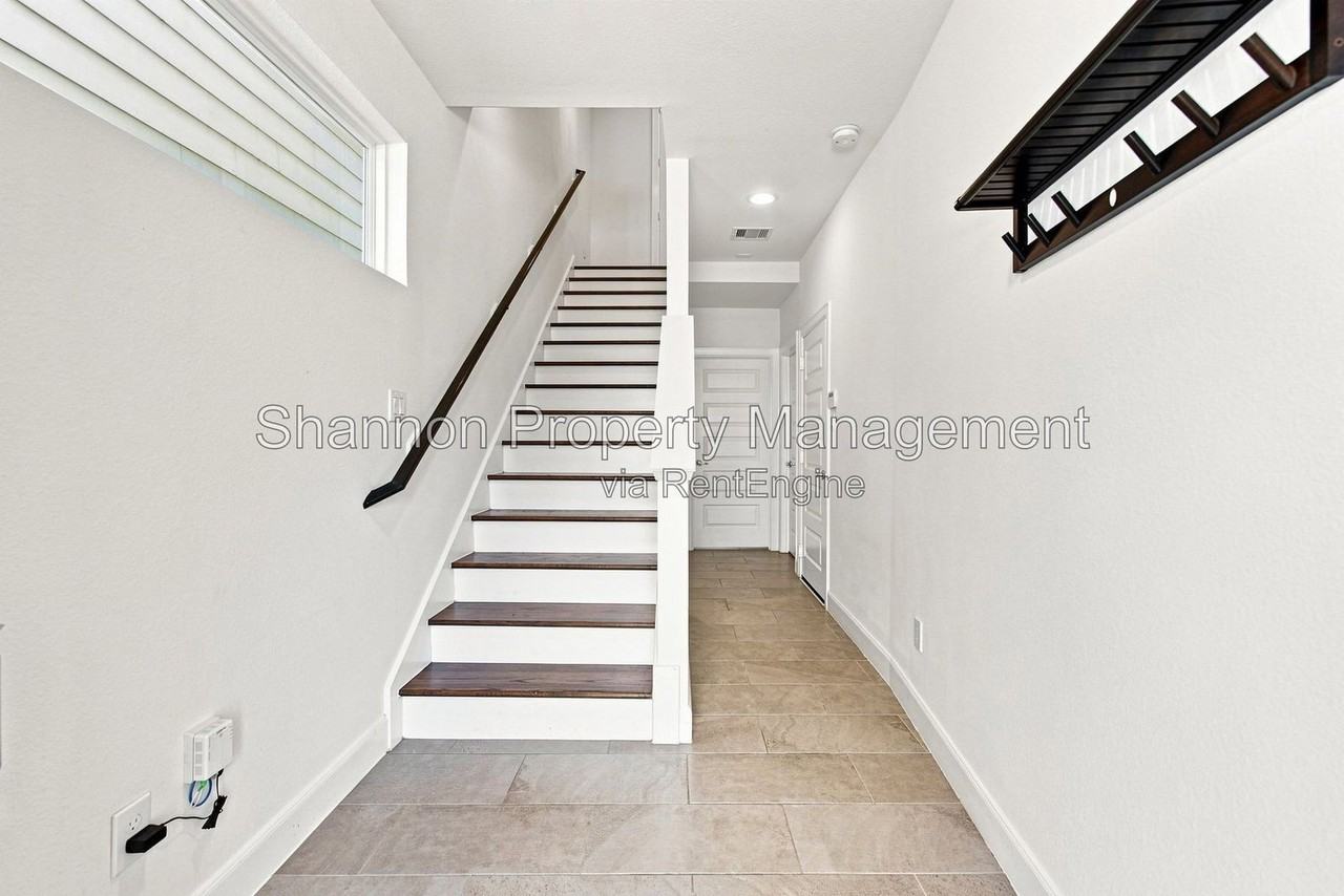 2730 Eado Edge Ct - Photo 6 of 39