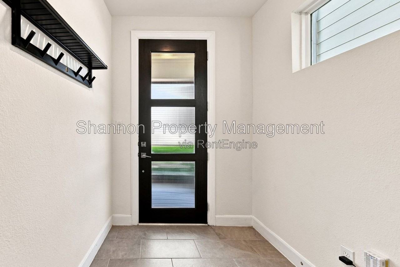 2730 Eado Edge Ct - Photo 7 of 39