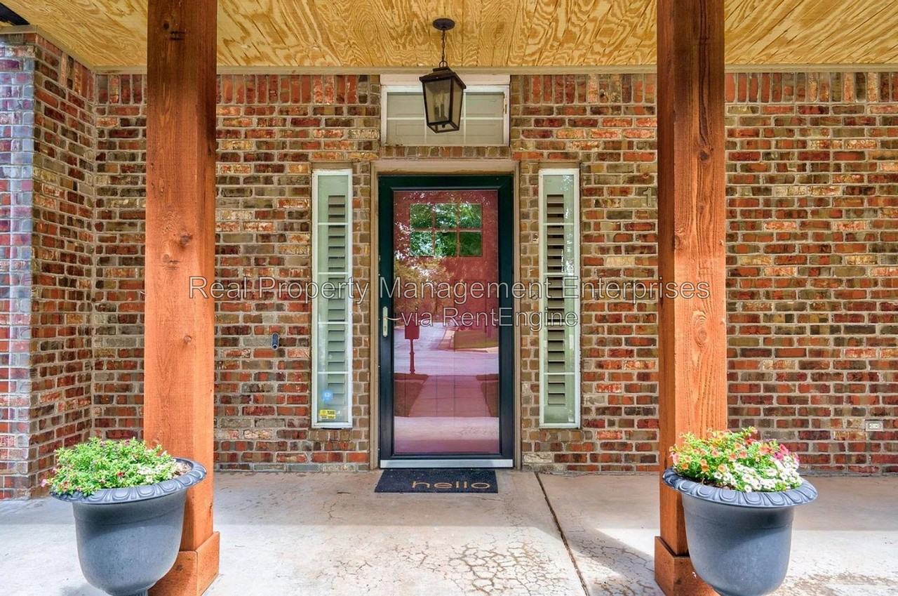 18012 Providence Ave - Photo 3 of 38