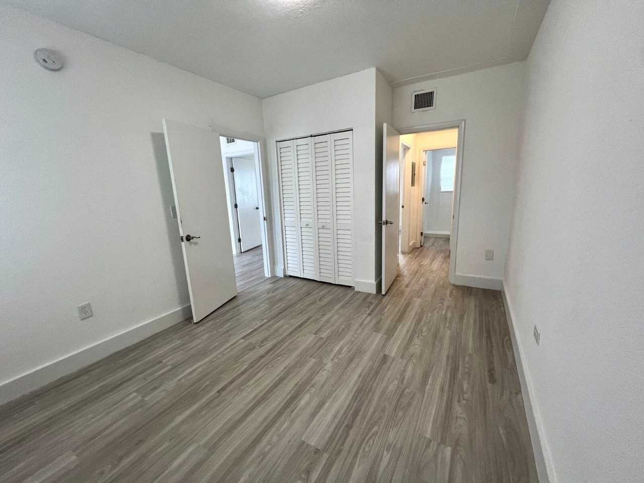 1904 Calais Dr - Photo 4 of 9