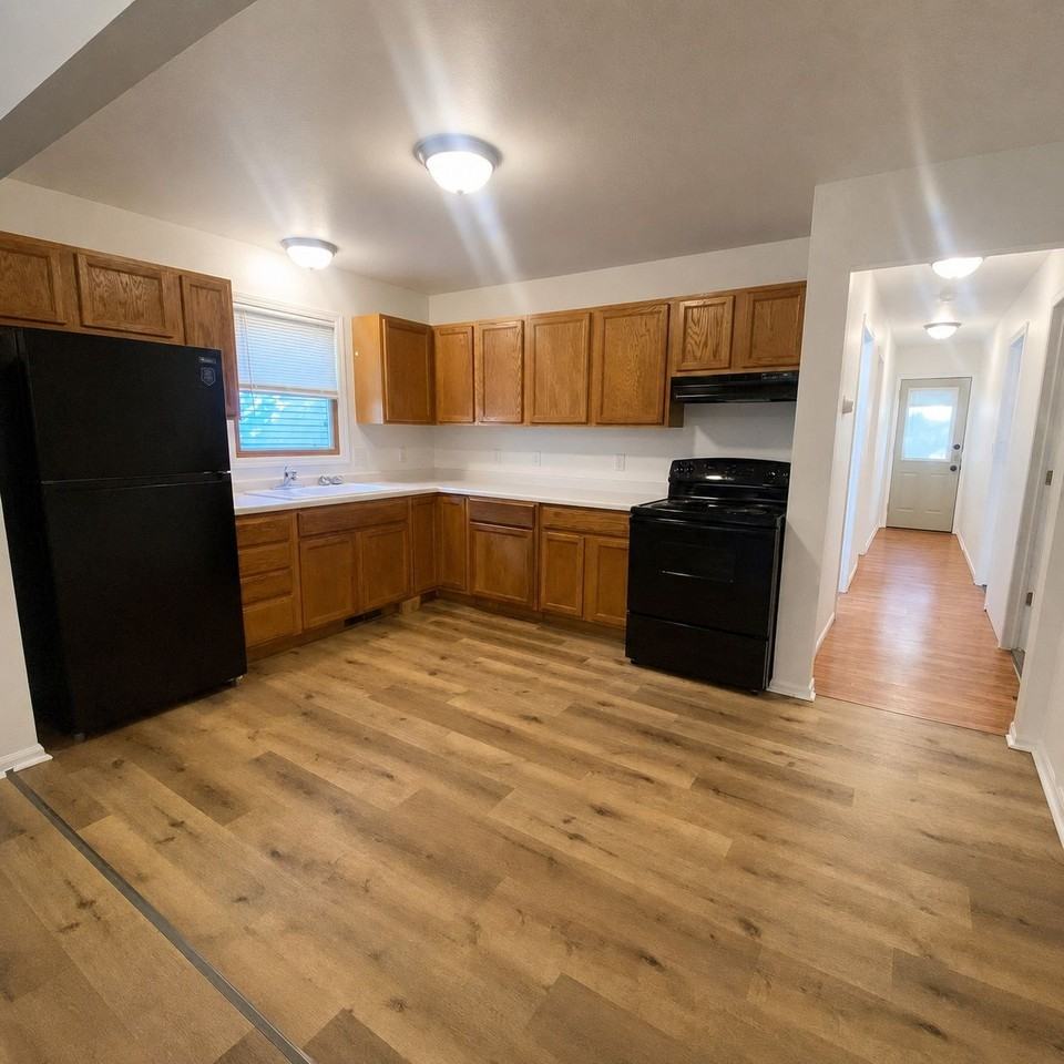 1112 S 63rd St - Photo 7 of 25