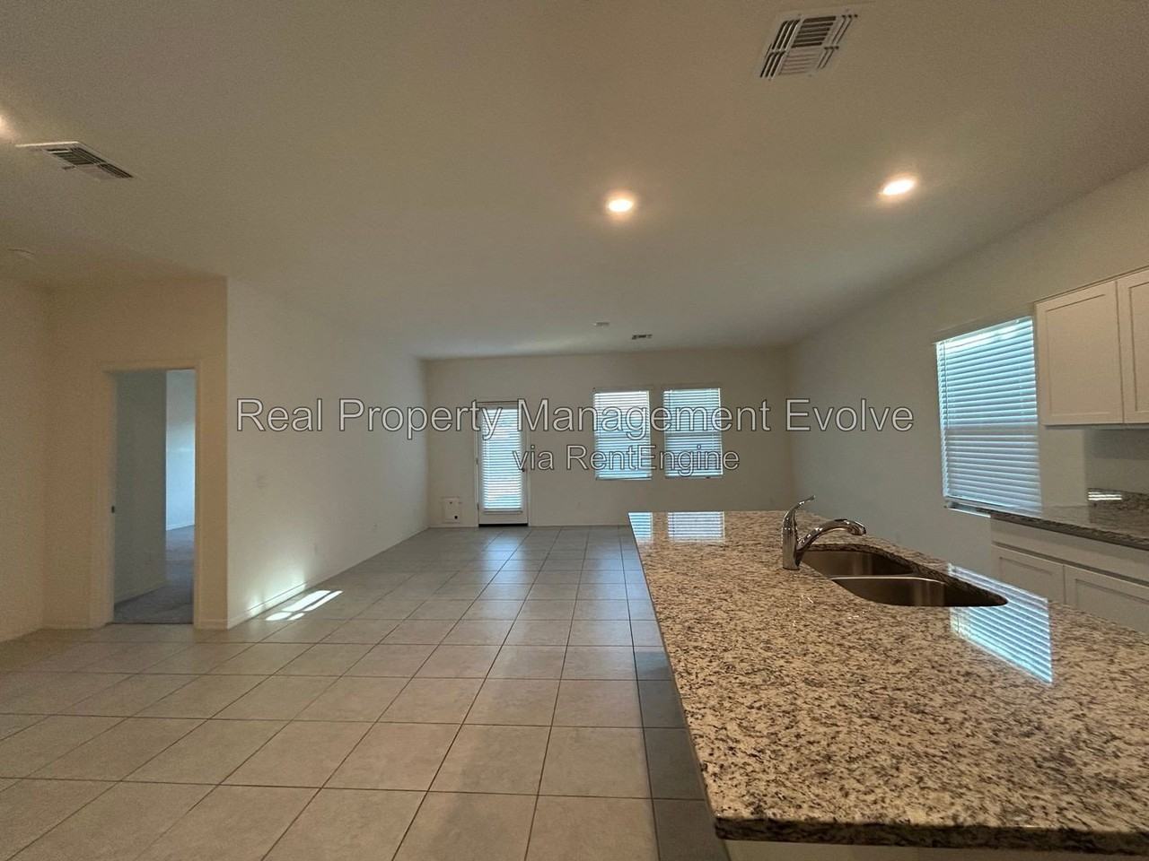 6512 W Magdalena Ln - Photo 4 of 29