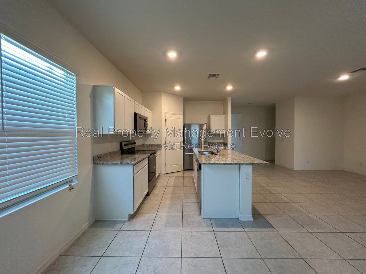 6512 W Magdalena Ln - Photo 6 of 29