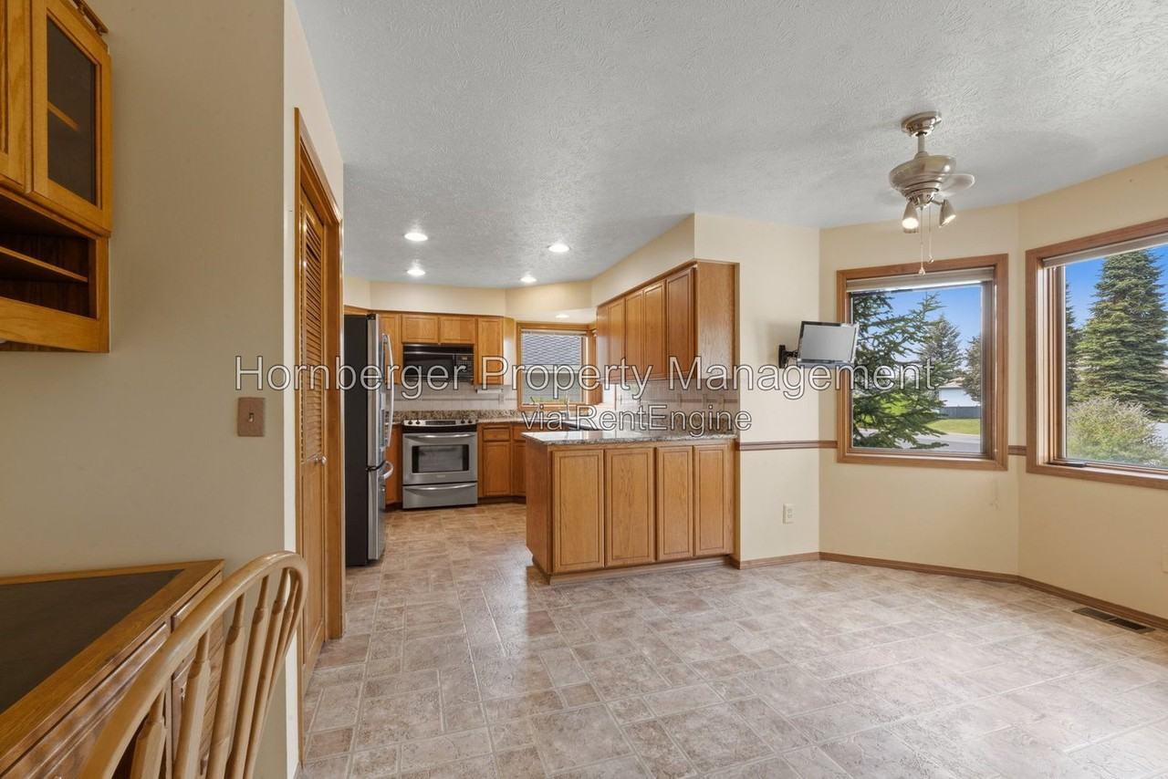 9811 N Comanche Dr - Photo 2 of 42