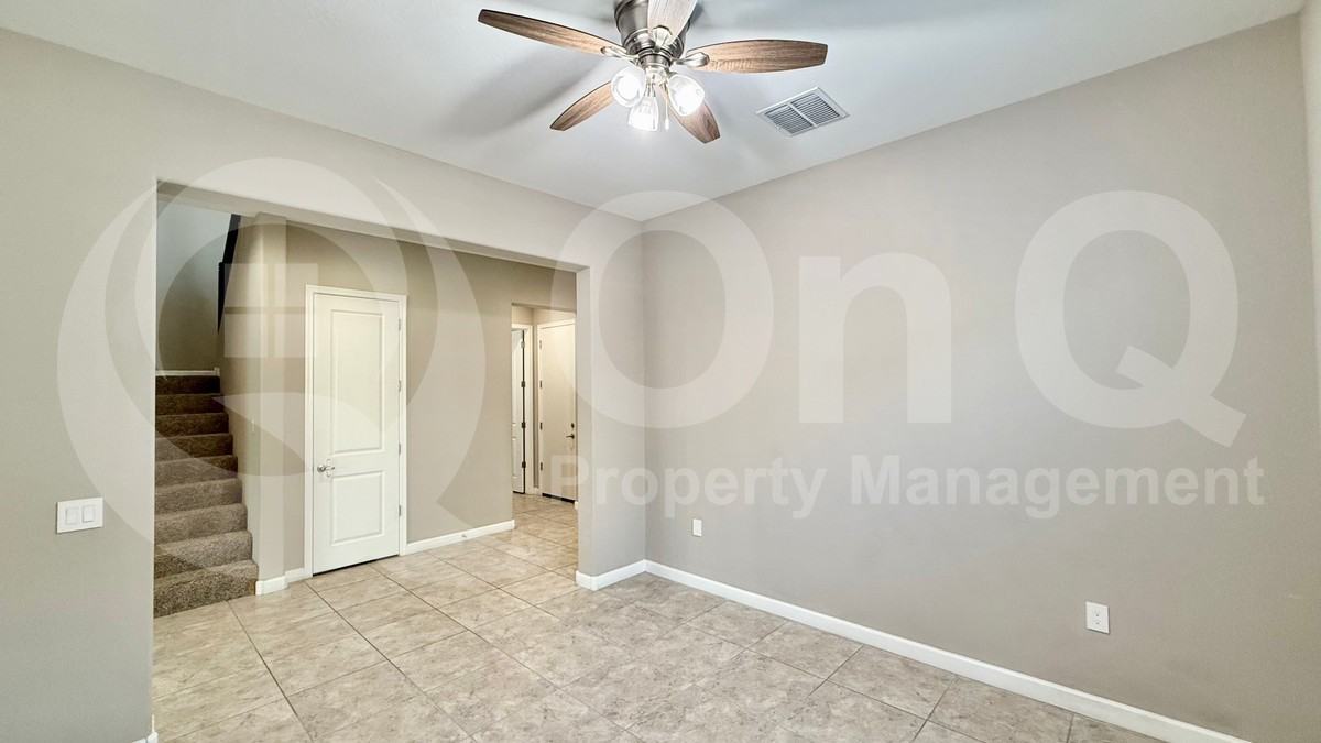 2057 E Questa Dr - Photo 3 of 34