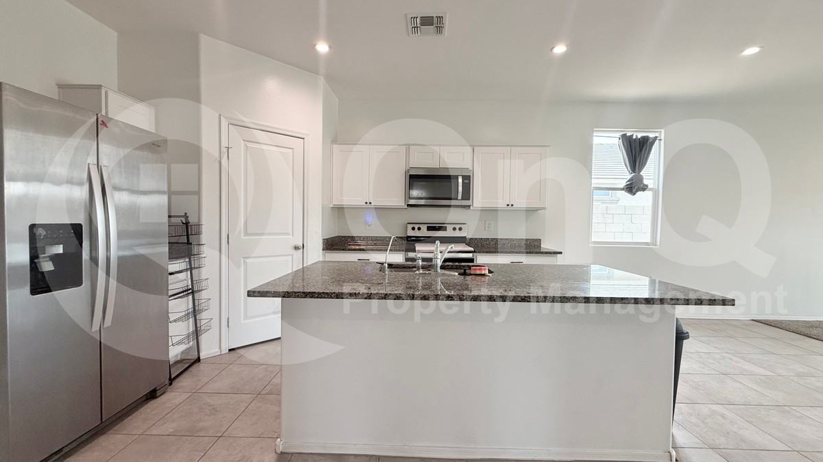 1549 E Fletcher Dr - Photo 2 of 18