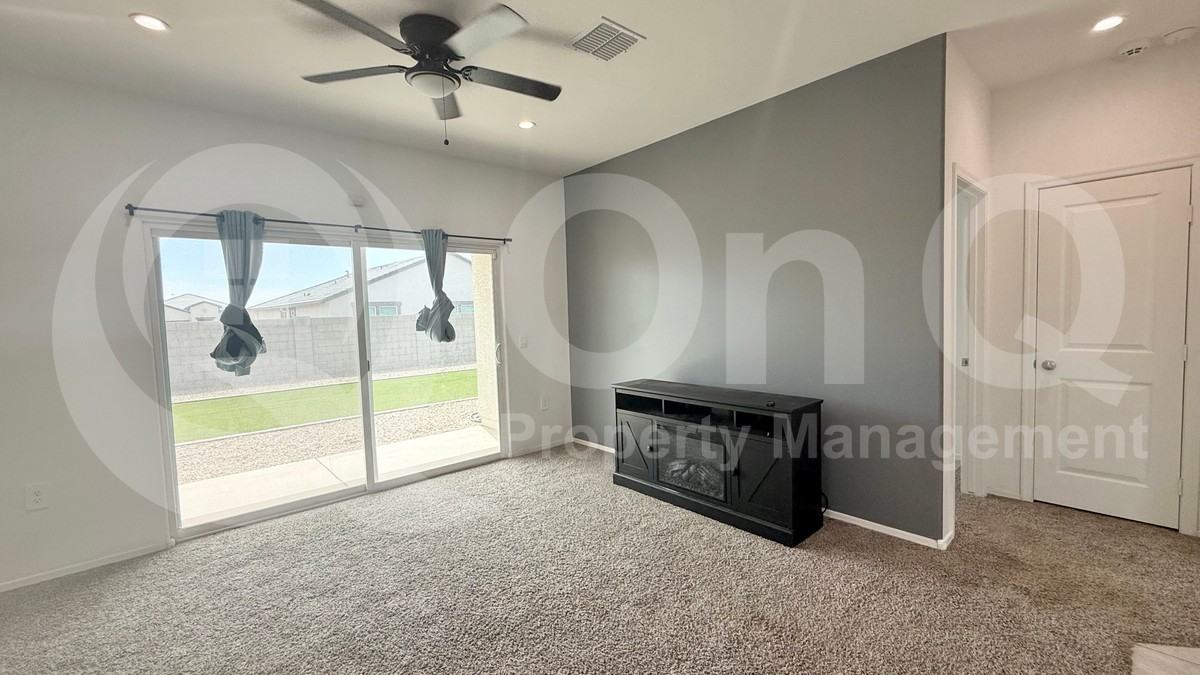 1549 E Fletcher Dr - Photo 6 of 18