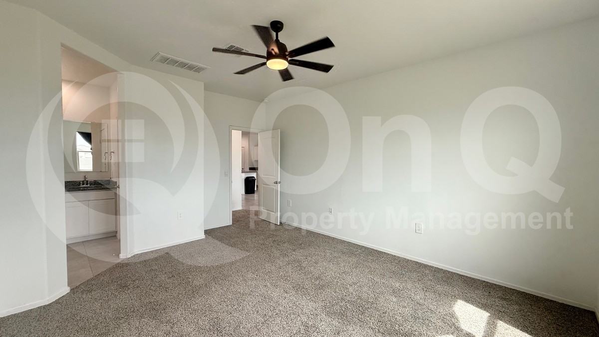 1549 E Fletcher Dr - Photo 7 of 18