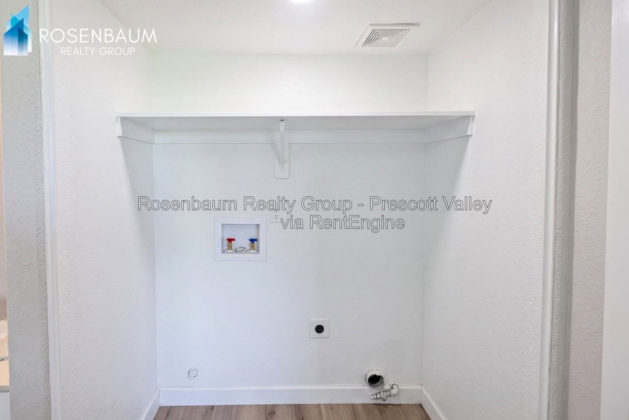 8983 8983 E. Volcano Dr. Main House - Photo 6 of 12