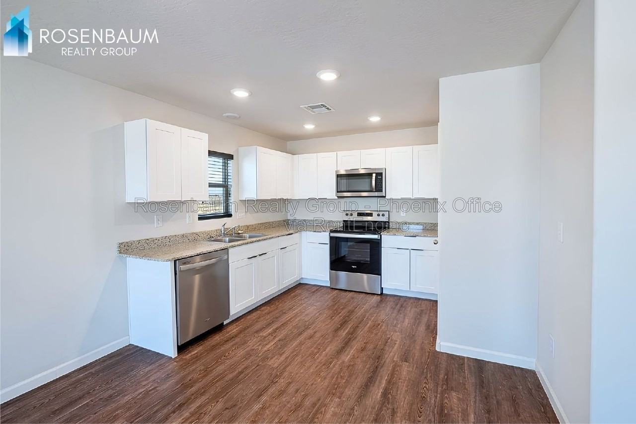 11094 W Arvada Dr - Photo 3 of 11
