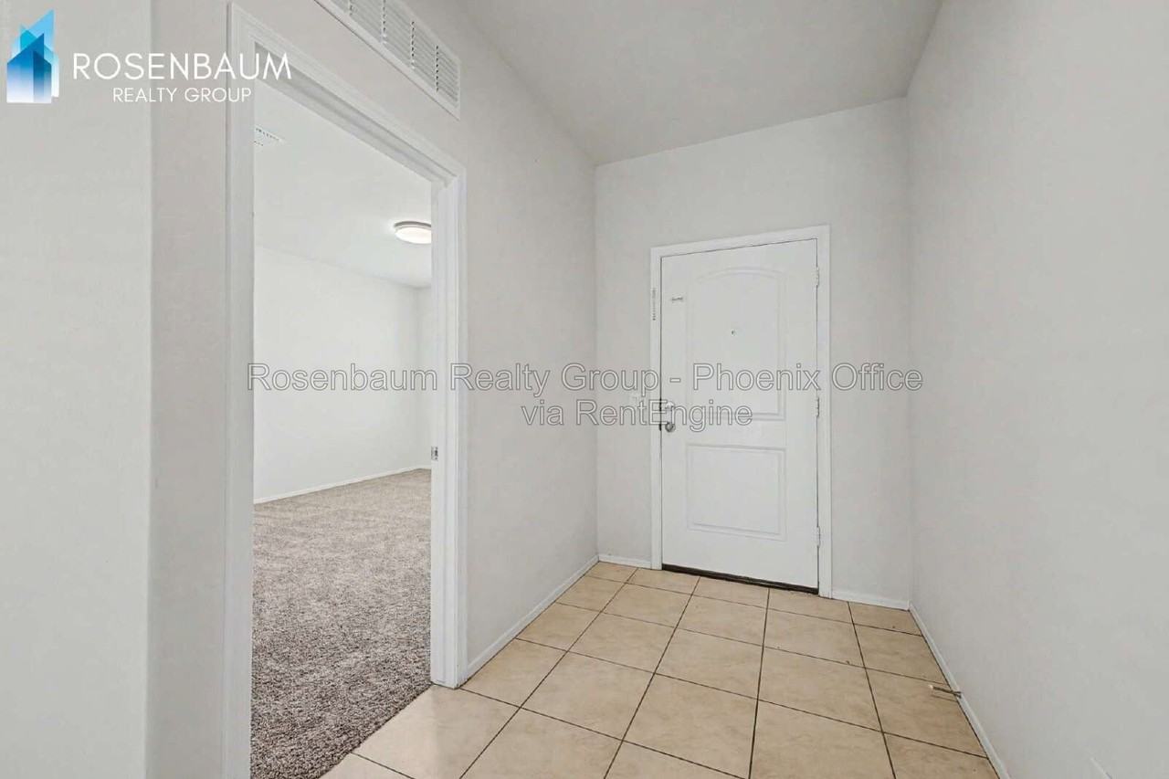 41917 W Manderas Ln - Photo 4 of 37