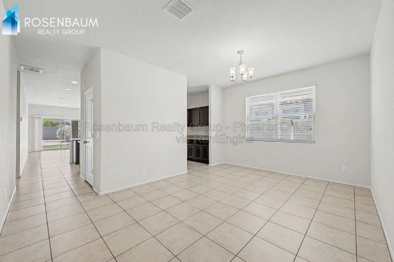 41917 W Manderas Ln - Photo 5 of 37