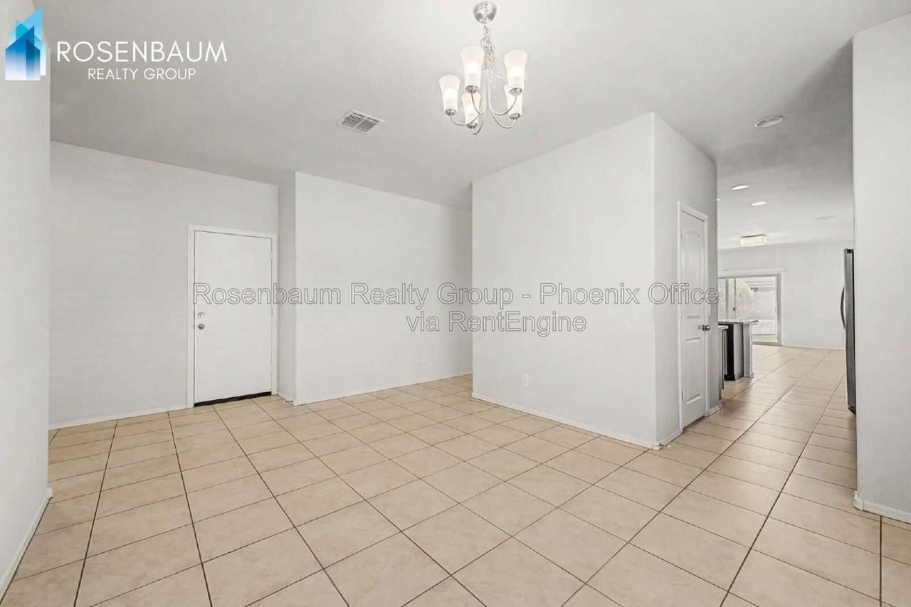 41917 W Manderas Ln - Photo 7 of 37