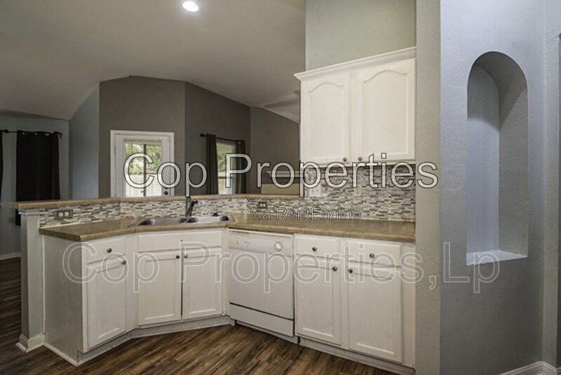 8510 Trumpet Cir - Photo 6 of 22