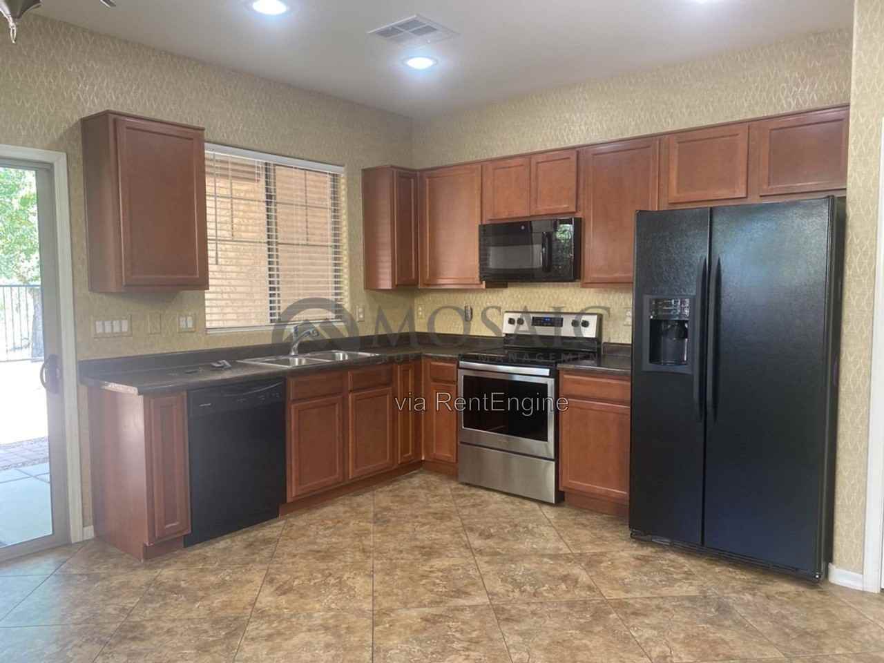 952 E Jacob St - Photo 4 of 16