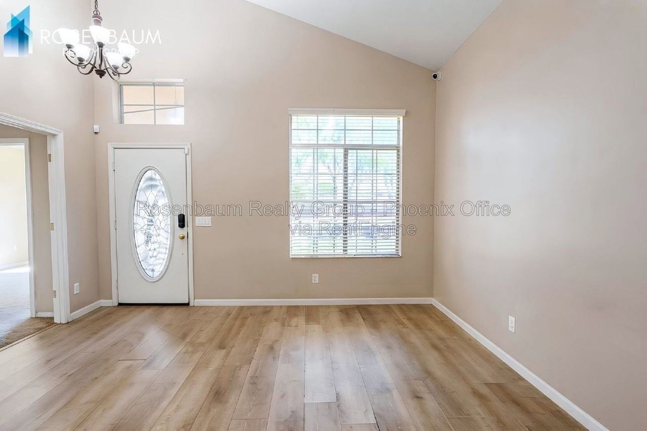 2206 S 105th Dr - Photo 2 of 14