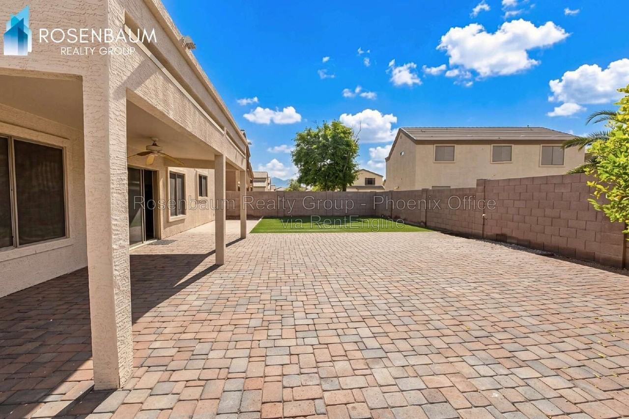 2206 S 105th Dr - Photo 5 of 14