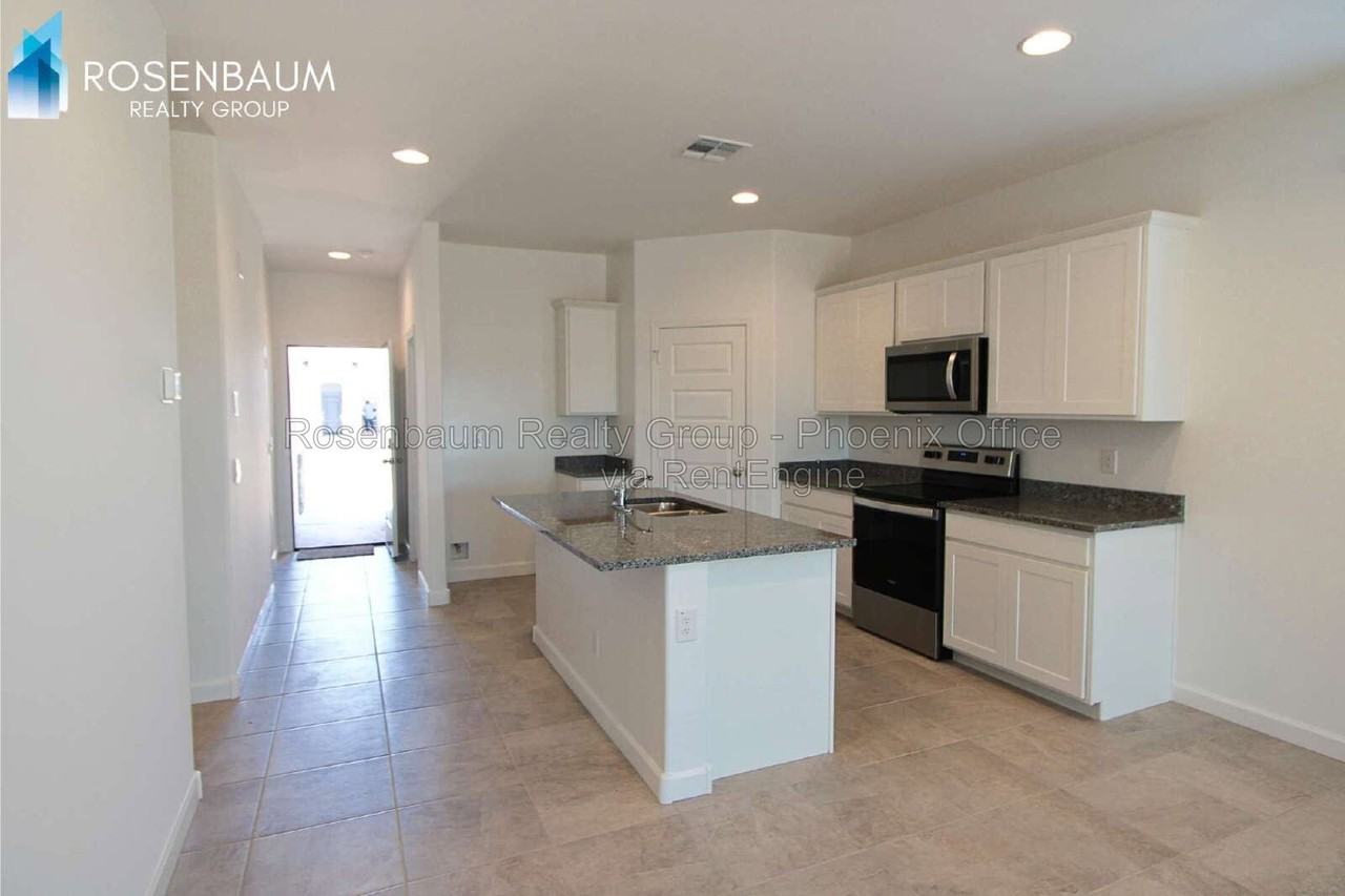 38095 W Cannataro Ln - Photo 2 of 21