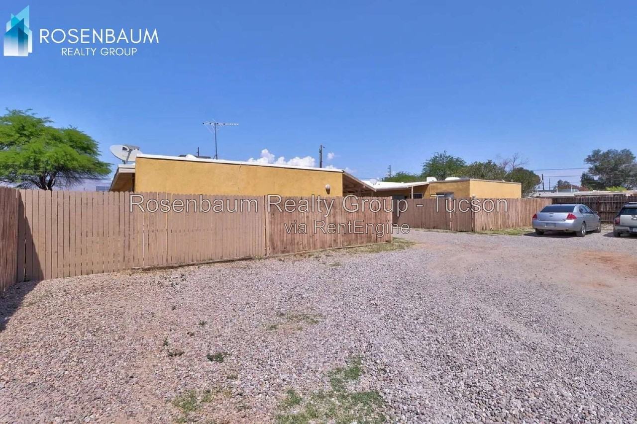 5815 E 23rd St - Photo 3 of 7