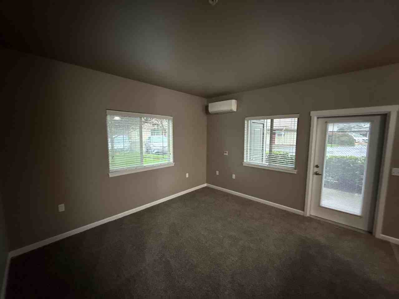4225 Hawthorne Ave Ne #113 - Photo 2 of 20