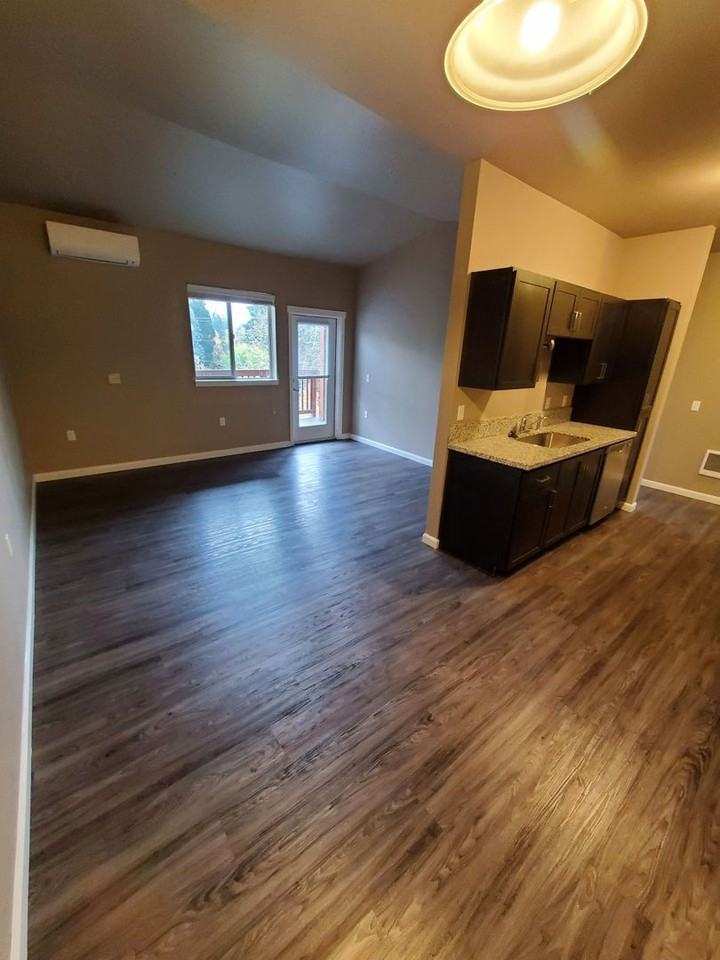 4235 Hawthorne Ave Ne #106 - Photo 6 of 23