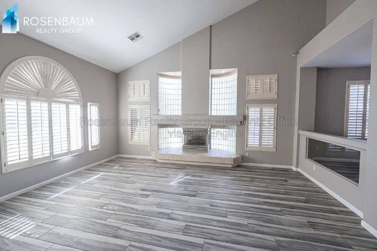 4711 S Newport St - Photo 3 of 16