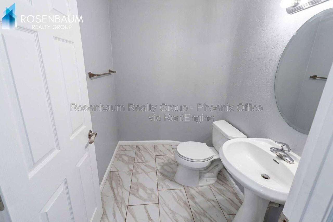 4711 S Newport St - Photo 7 of 16