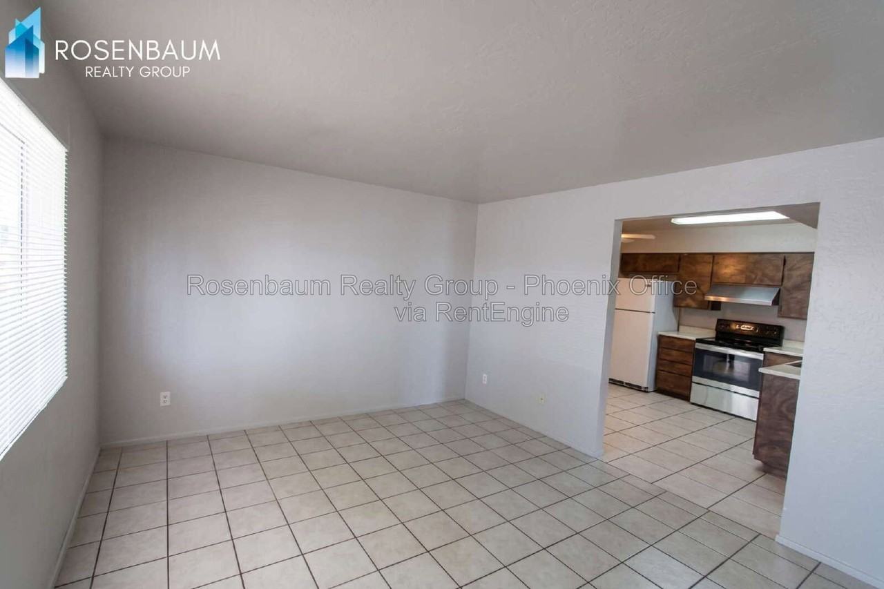 733 S Morris Cir #1 - Photo 2 of 5