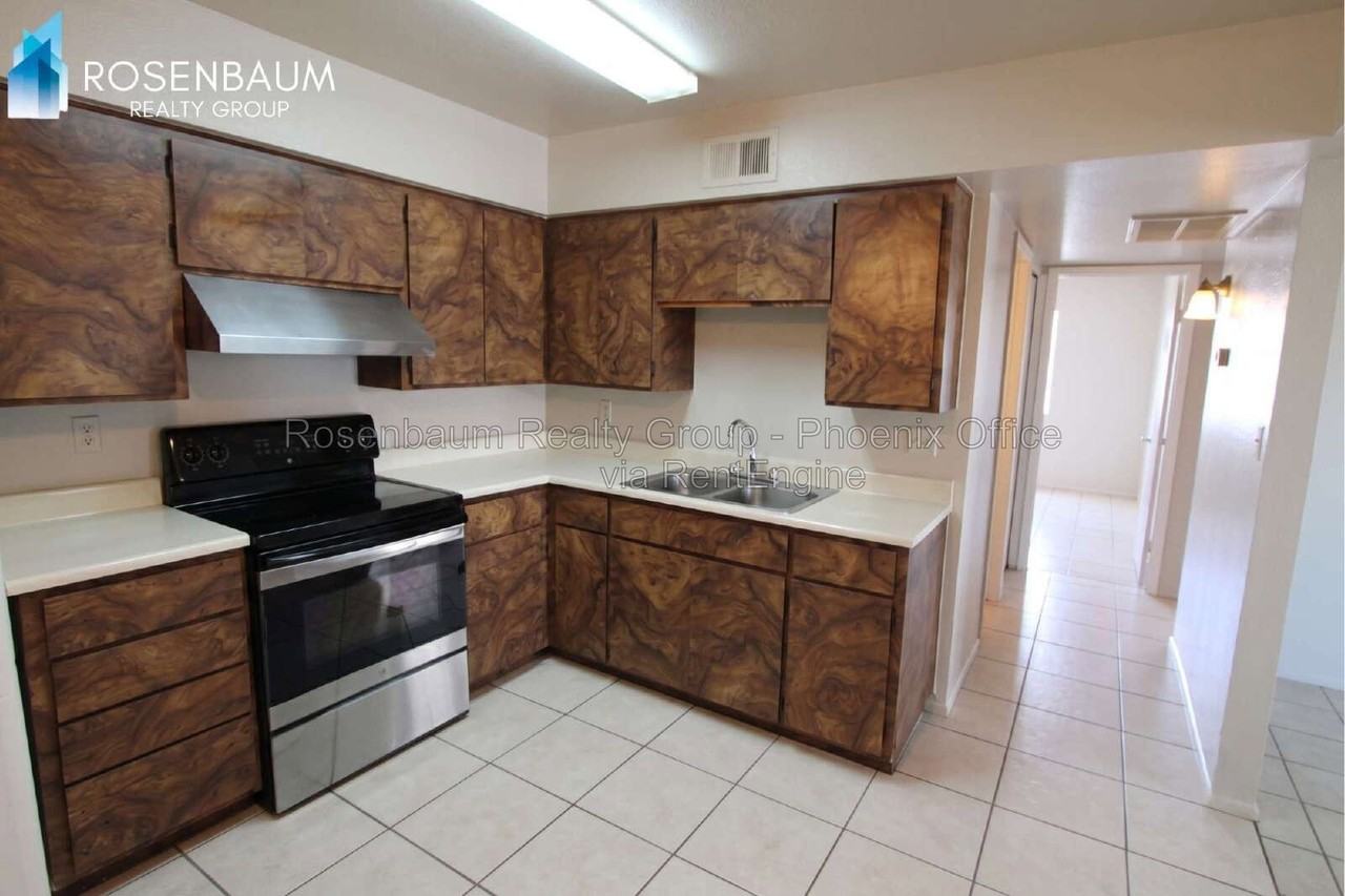 733 S Morris Cir #1 - Photo 3 of 5