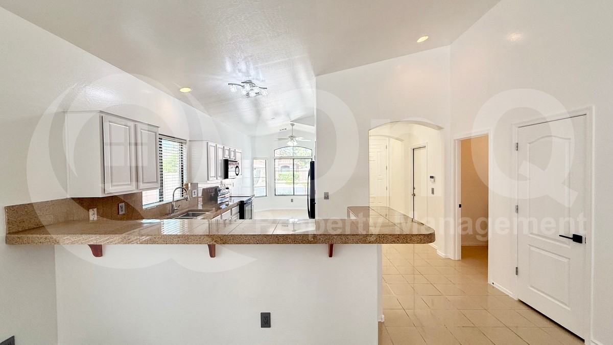 5301 E Carol Ave - Photo 3 of 20