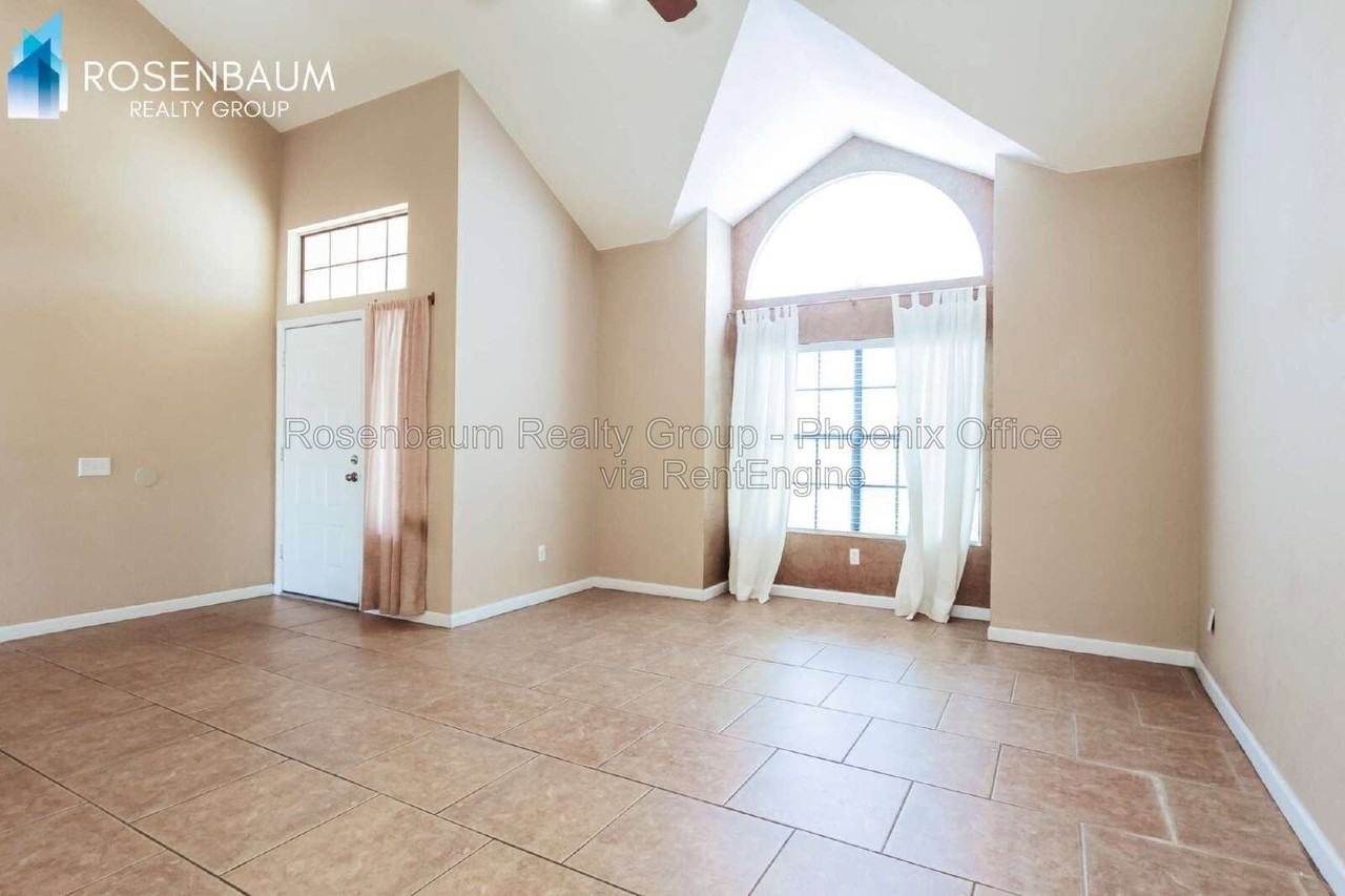 16215 N 16th St - Photo 2 of 15