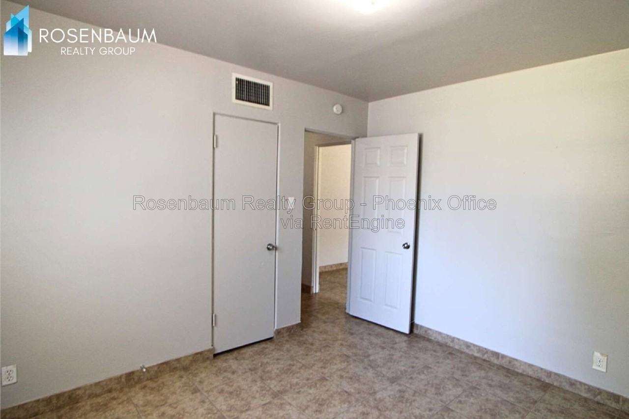2925 N 19th Ave #104 - Photo 5 of 9