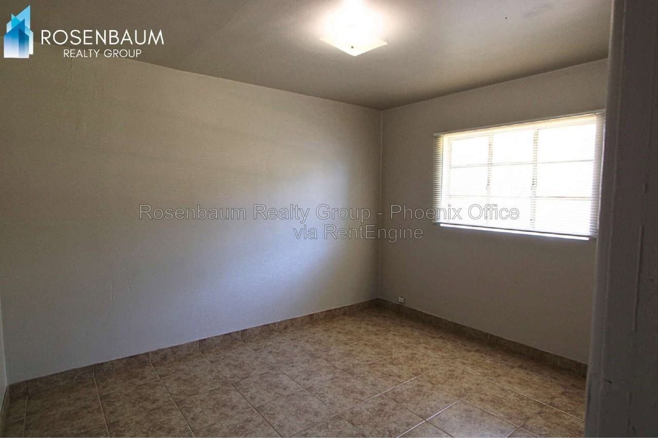 2925 N 19th Ave #104 - Photo 6 of 9