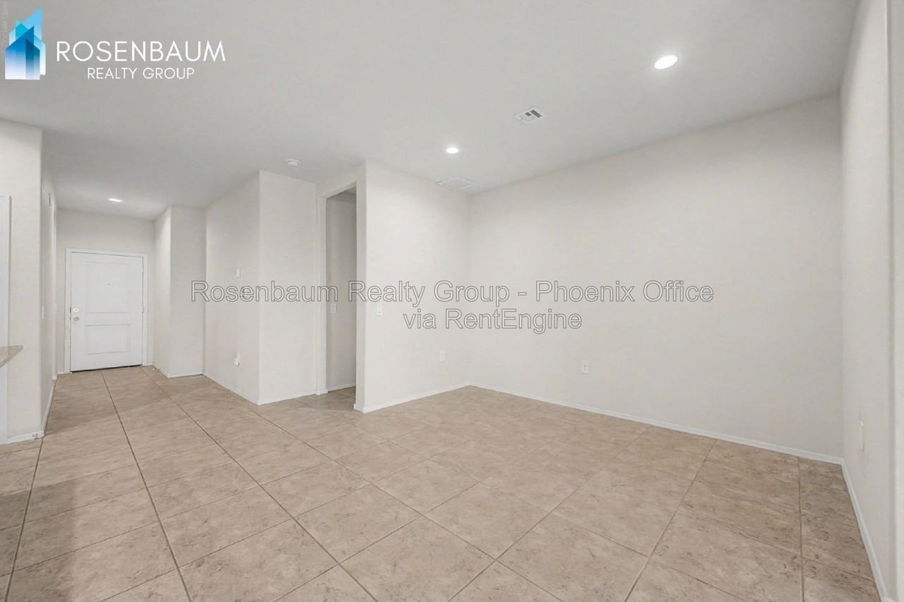 2431 S 46th St - Photo 7 of 38