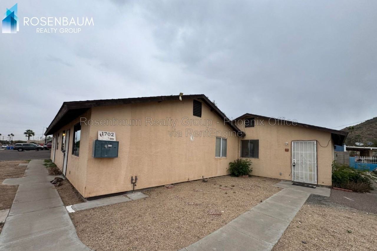1702 W Shangri La Rd #1 - Photo 3 of 9