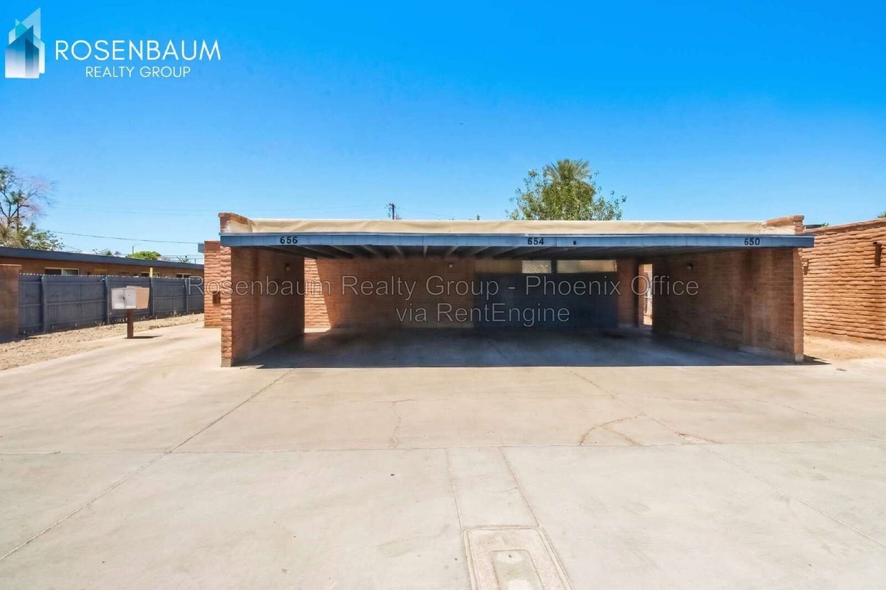 654 S Mesa Dr - Photo 2 of 15
